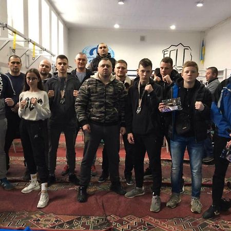 Hostel -Hotel Granat Rivne City المظهر الخارجي الصورة